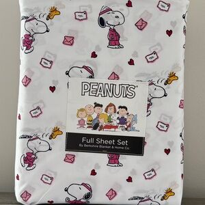 New Peanuts Snoopy Tracking Suit Valentine Sheet Set - Full